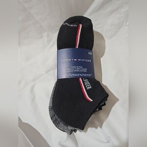 NWT Tommy Hilfiger Men's Black & Gray No Shoe Ankle Cut Socks 6 Pairs
